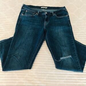 Levi’s Dark Wash Destructed Boyfriend Jeans 31 12